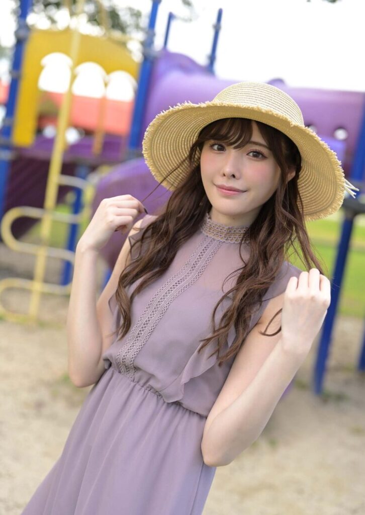 新ありなのヌードグラビア、白いドレスで屋外に立つエレガントなポーズ