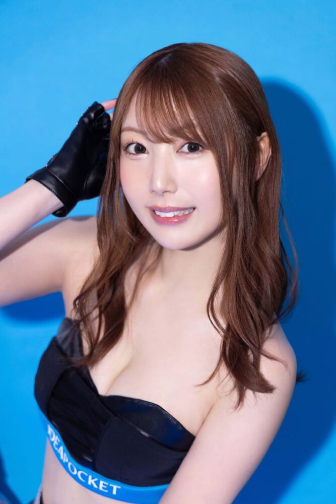 西宮ゆめ セクシーポーズ 誘惑的なランジェリー姿