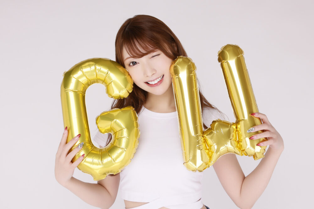 西宮ゆめ セクシーグラビア 魅惑的なポーズと美脚